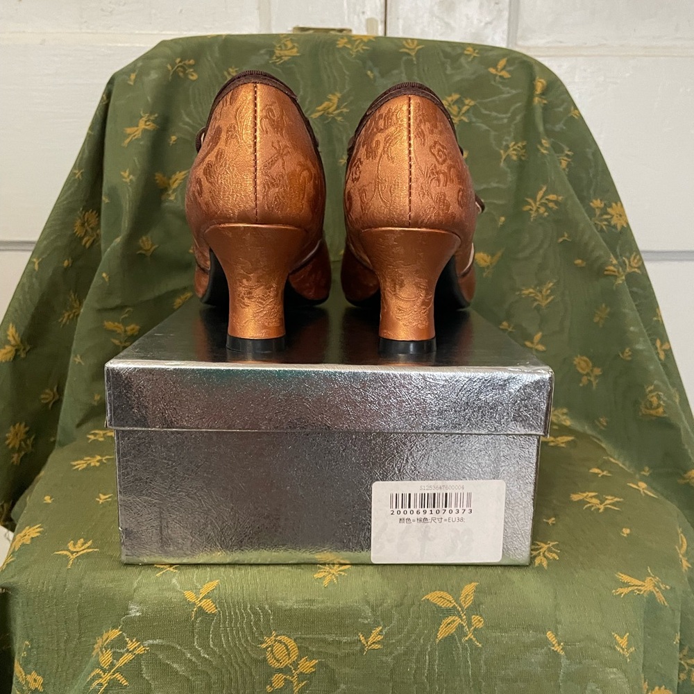 NIB Tokiyos Vintage Style Double Strap Mary Jane Heels in Bronze - Picture 4 of 6